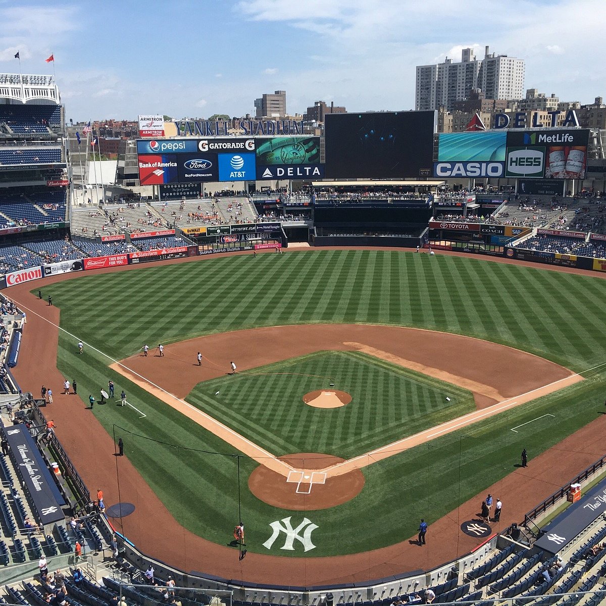 MLB (Baseball) - Ticket to see a Yankees Game at Yankee Stadium - New York