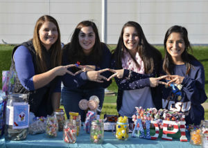 ADPi Table at Homecoming