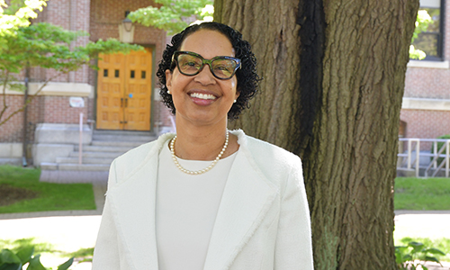 Dr. Danielle King receives CSCU BOR Adjunct Faculty Teaching Award