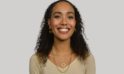 ‘Lane change’ leads to selection as a Connecticut Collegiate Poet for student Isabella Bullock ‘Lane change’ leads to selection as a Connecticut Collegiate Poet for student Isabella Bullock