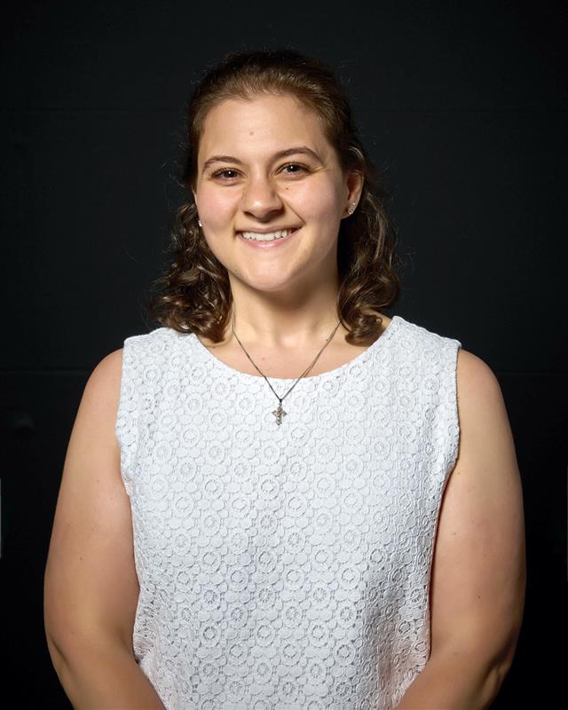Following in her sisters’ footsteps set alumna Nina DiNicola up for success Following in her sisters’ footsteps set alumna Nina DiNicola up for success
