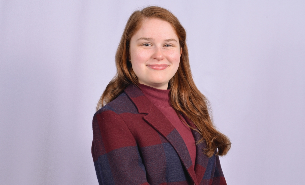 Dedication and abundant research opportunities have propelled Psychology major Sara Azzi to the top of her chosen field and have earned her the Henry F. Barnard Distinguished Student Award Dedication and abundant research opportunities have propelled Psychology major Sara Azzi to the top of her chosen field and have earned her the Henry F. Barnard Distinguished Student Award