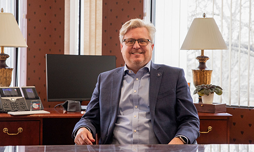 Dr. Stephen Hegedus